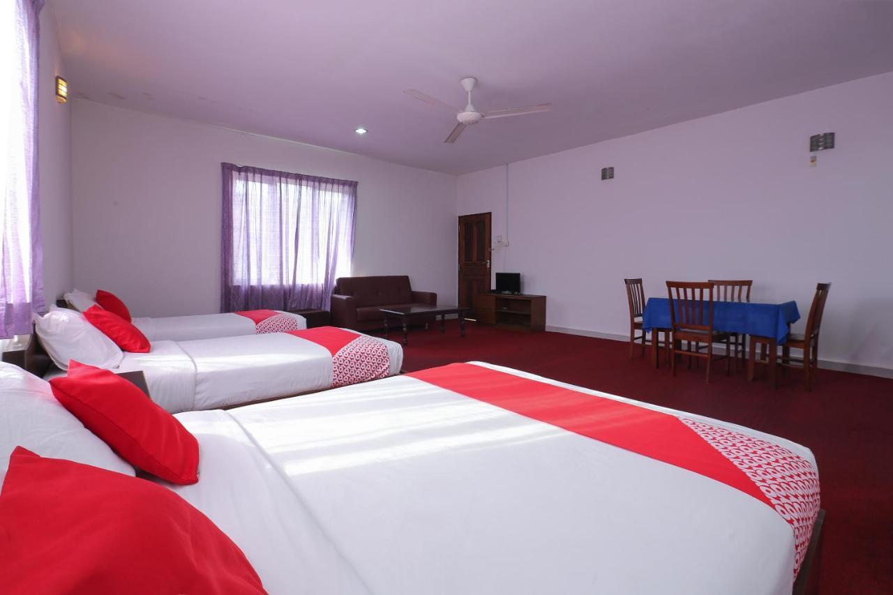 Oyo 8966 Dee Wana Resort 1 Pasir Puteh Exterior photo